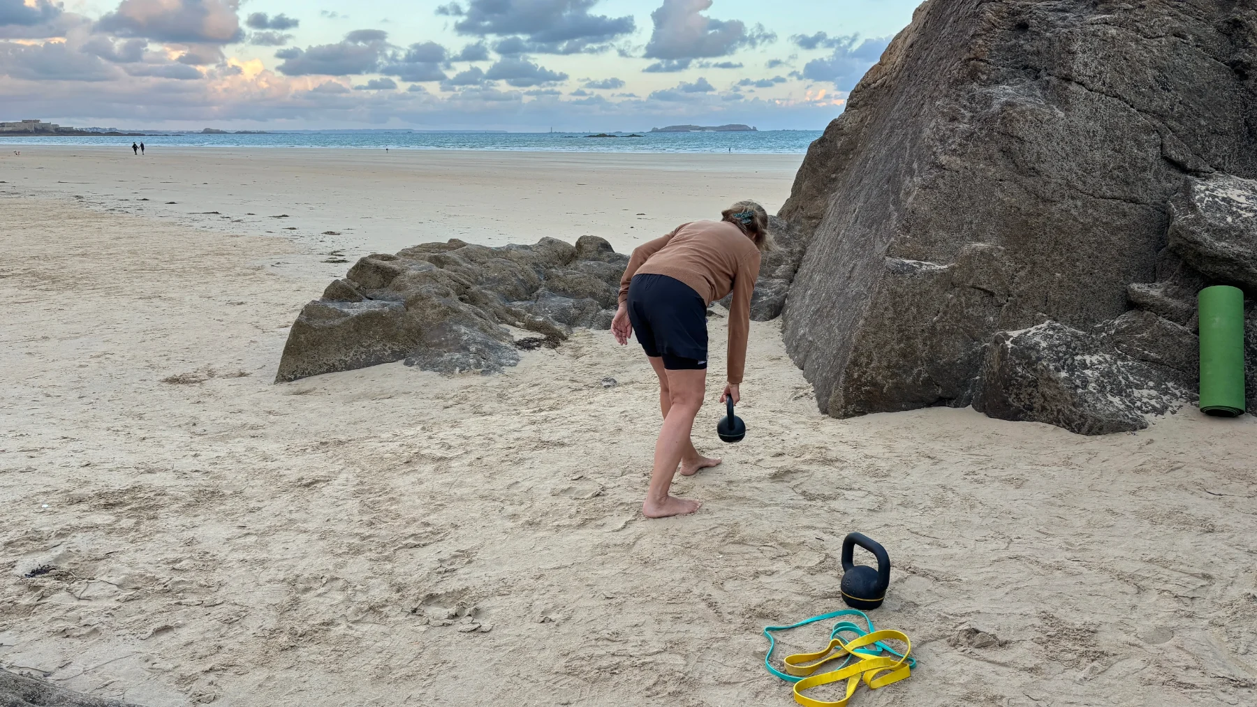 Séance de sport santé sur la plage à Saint-Malo
